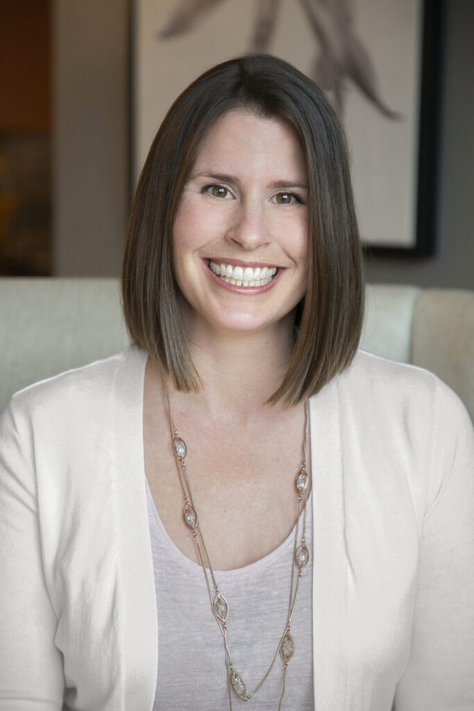 a professional photo of Amanda Wright