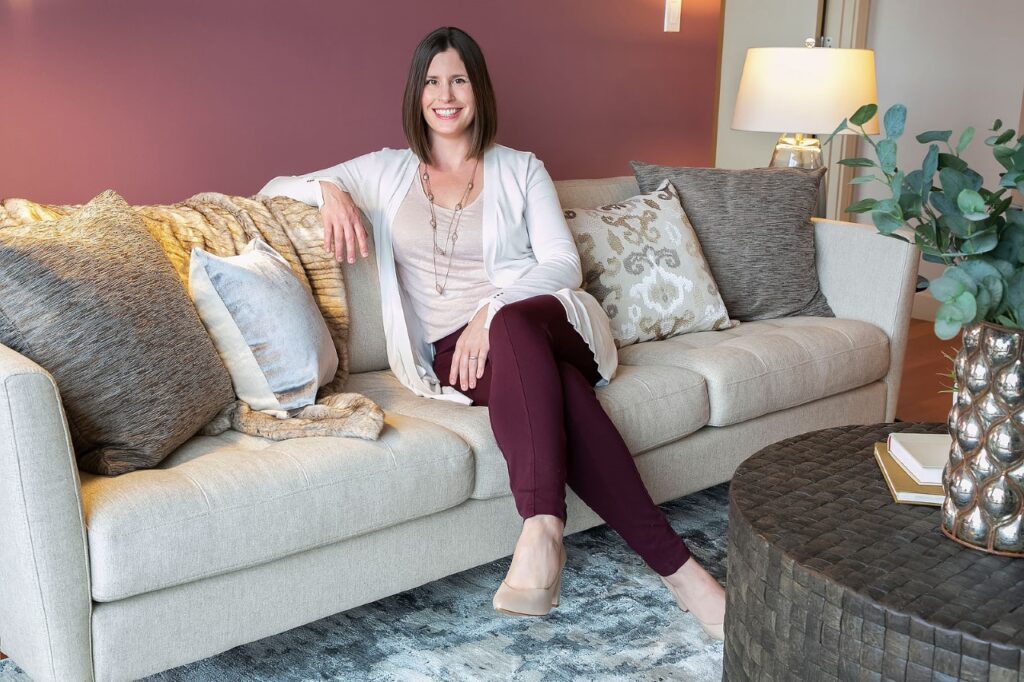 a professional photo of Amanda Wright